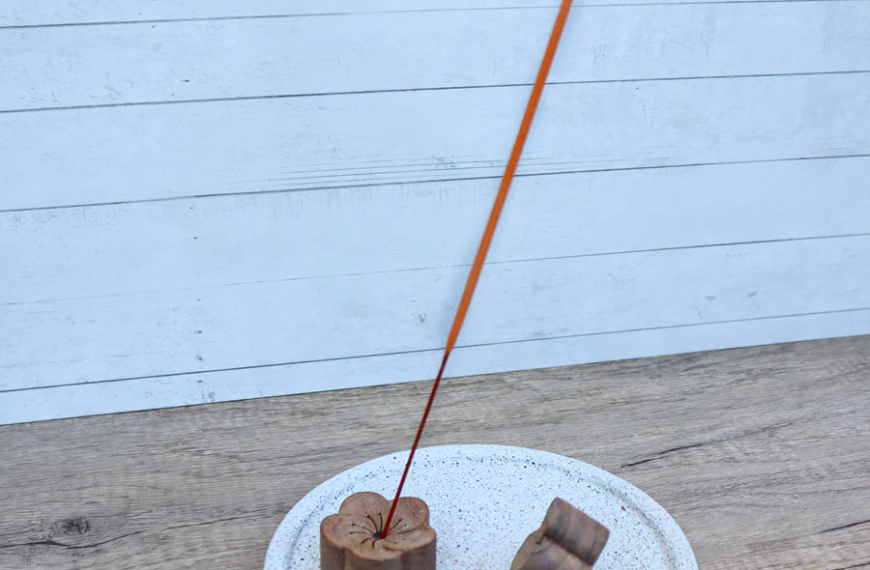 Essential Oil Diffuser for Car: Easy Ways to Keep Your Car Fresh Naturally