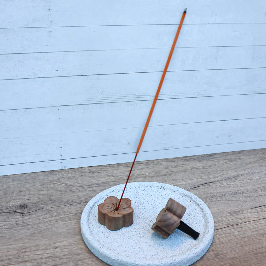 Essential Oil Diffuser for Car: Easy Ways to Keep Your Car Fresh Naturally