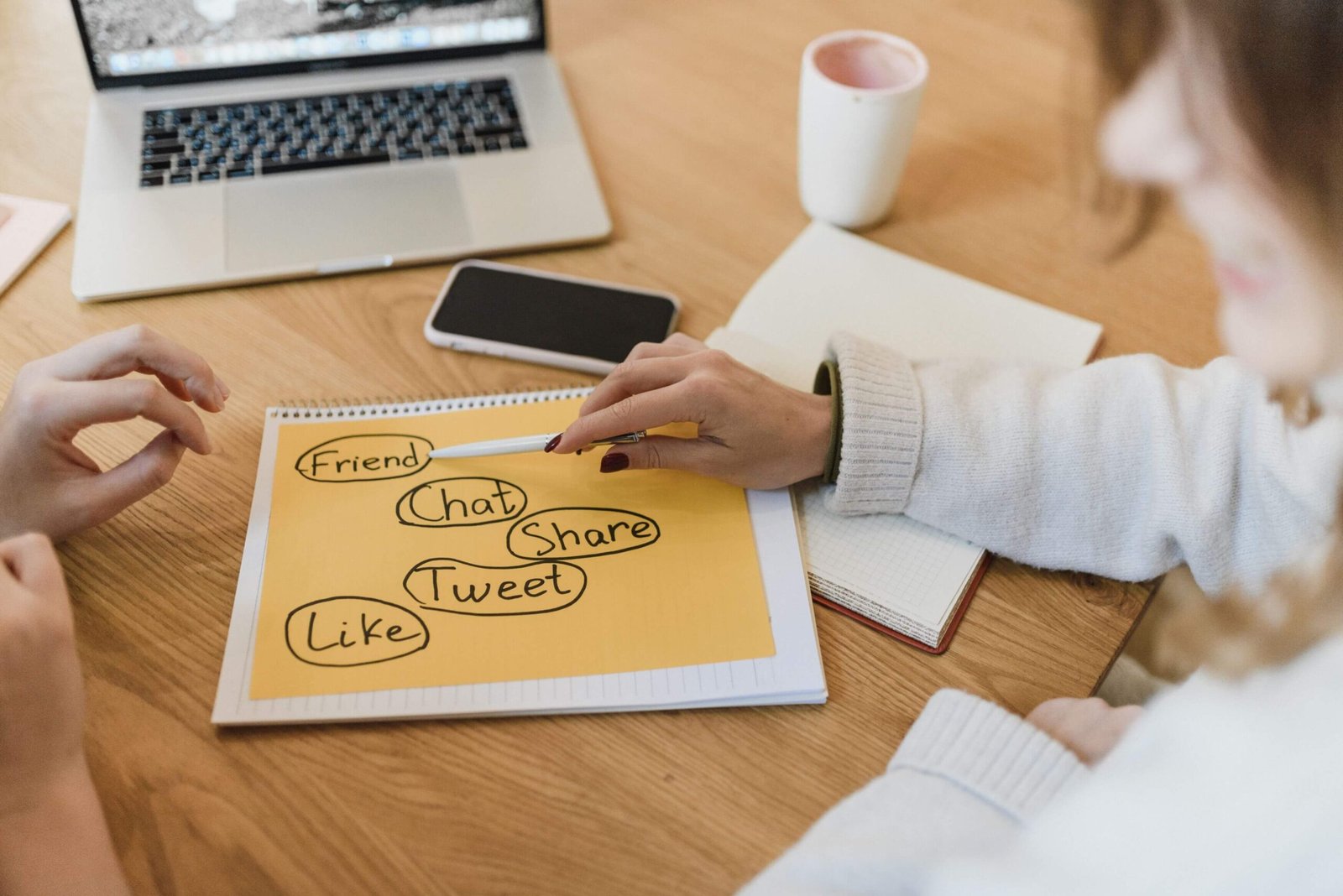 What Is the Best AI Tool for Social Media? A Complete Guide